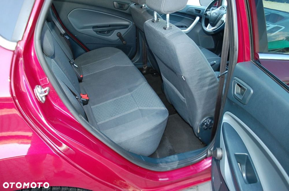 Ford Fiesta - 25