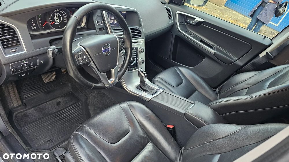Volvo XC 60 D3 Drive-E Ocean Race - 9