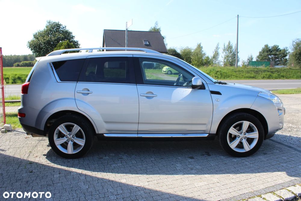 Peugeot 4007 - 9