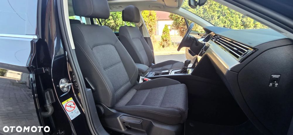 Volkswagen Passat Variant 2.0 TDI EVO Business DSG - 36