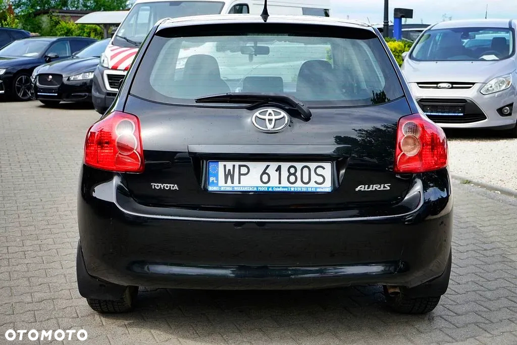 Toyota Auris 1.4 D-4D - 5