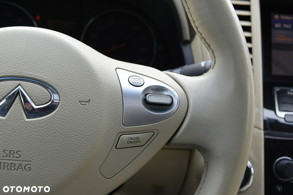 Infiniti FX - 27