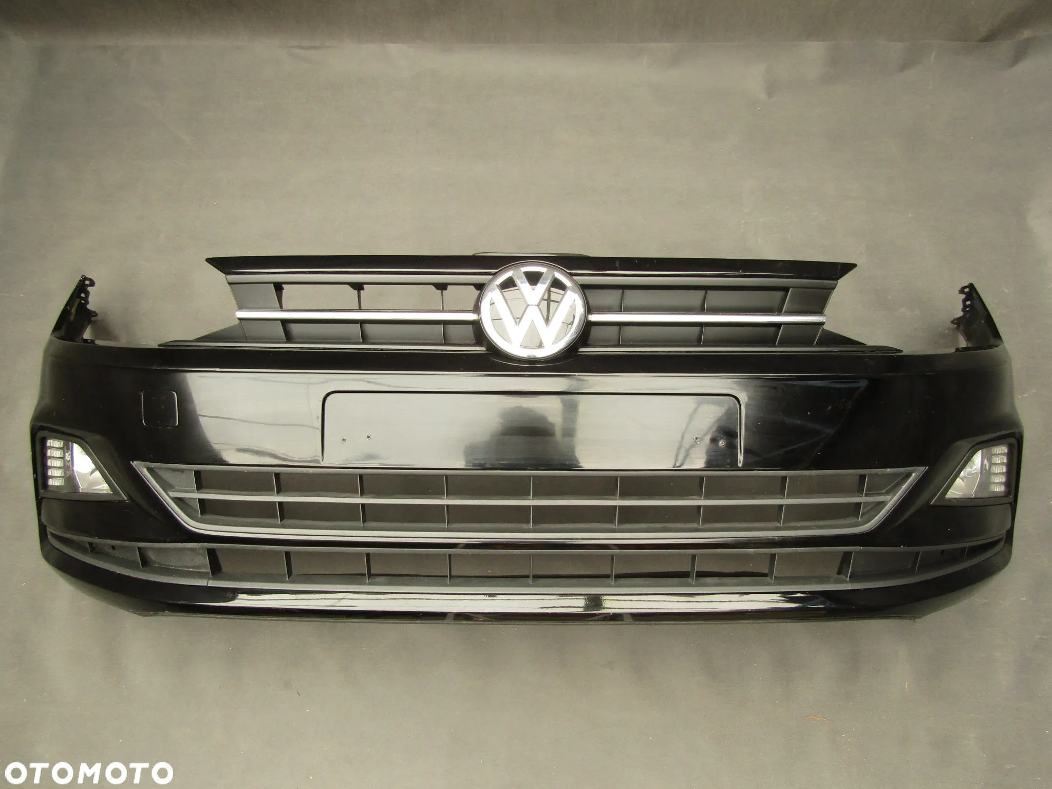 Zderzak przedni VW Polo 2G 17 - 22 Bez otworów  Lakier LO41 L041 - 4