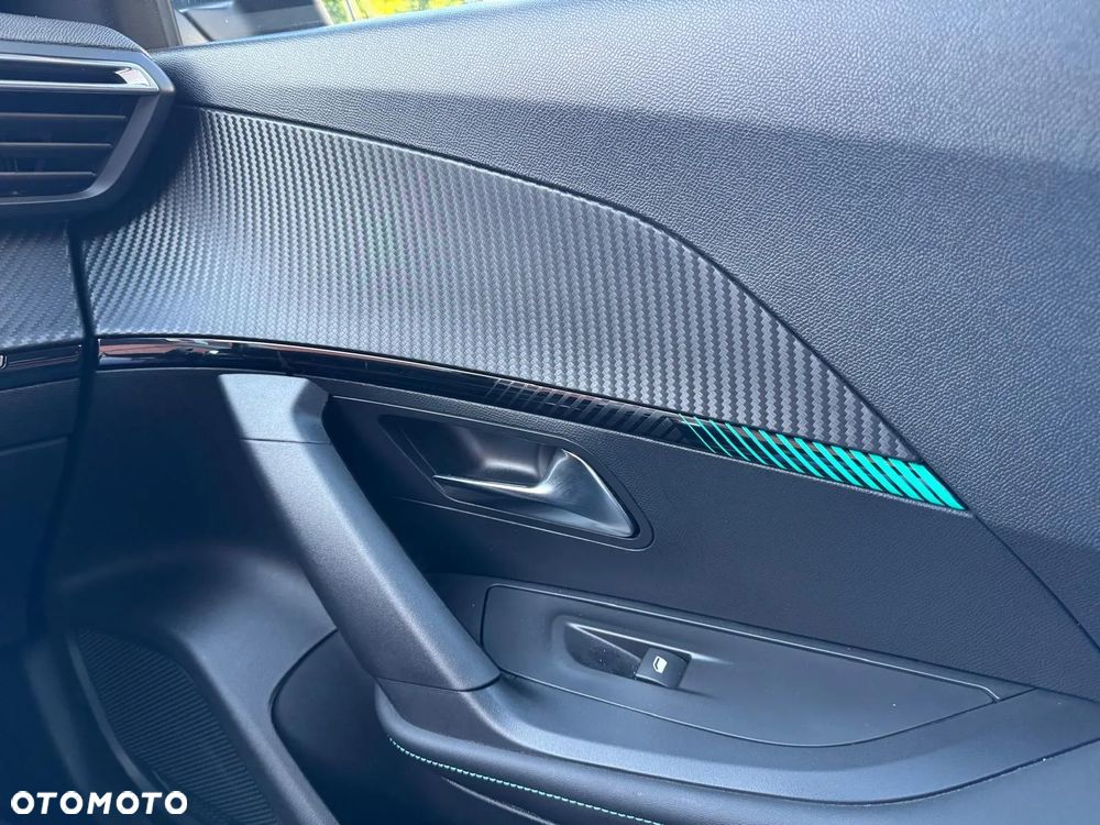 Peugeot 2008 PureTech 130 EAT8 Allure Pack - 19