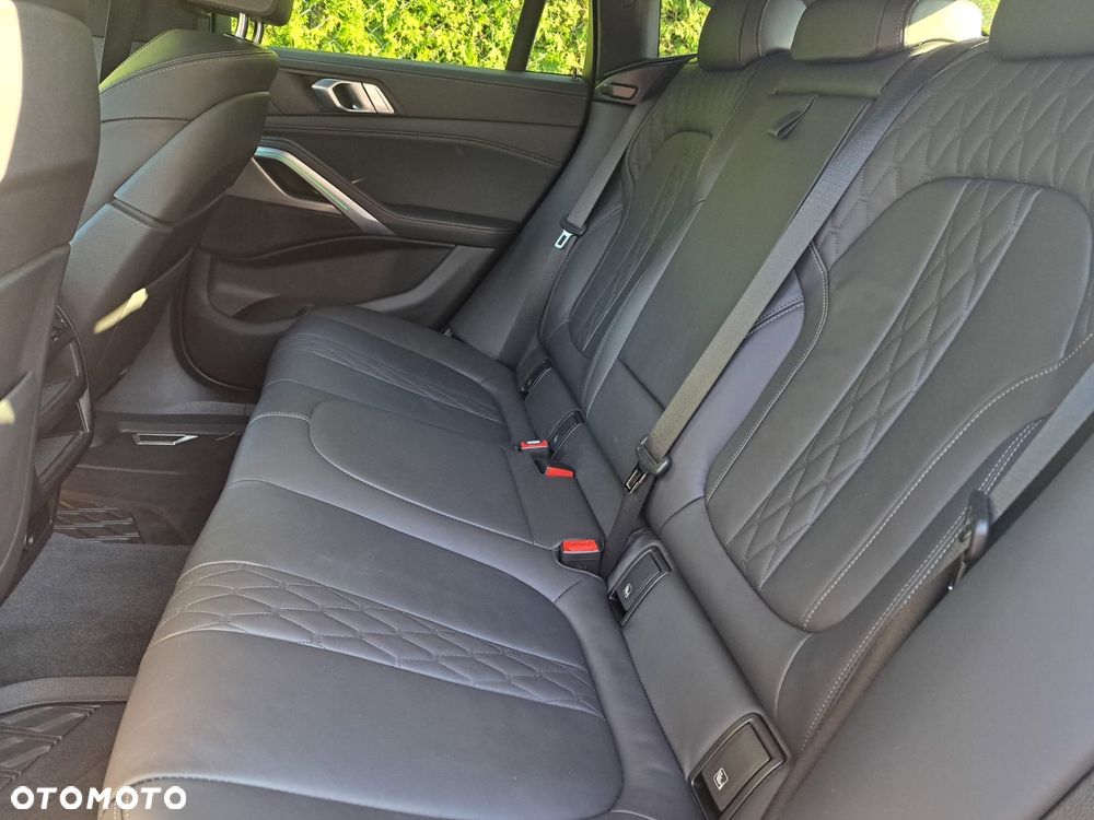 BMW X6 xDrive40i - 16