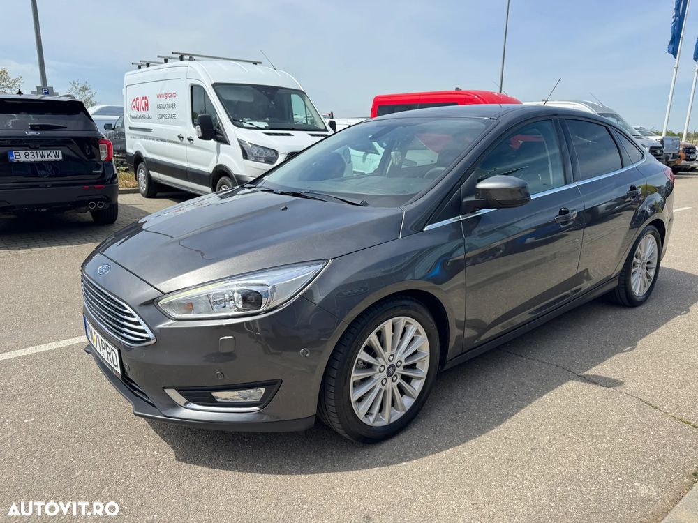 Ford Focus 1.5 EcoBoost Titanium - 11