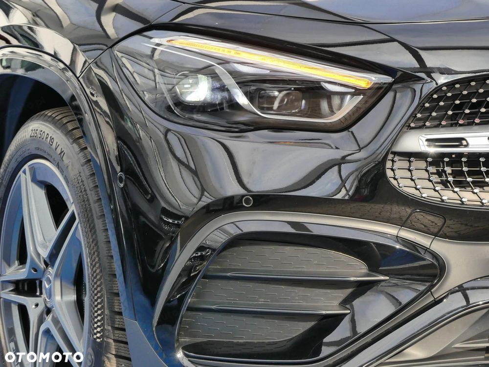 Mercedes-Benz GLA 200 AMG Line - 17