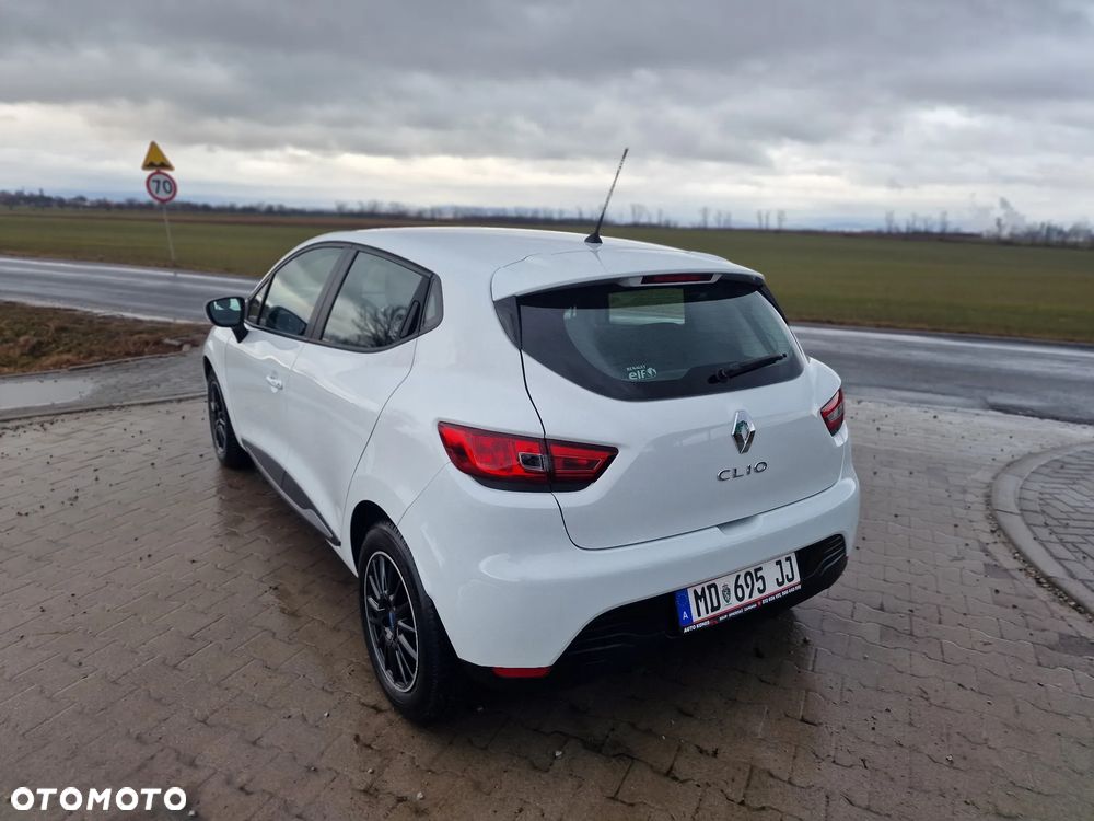 Renault Clio 1.2 16V 75 Limited - 13