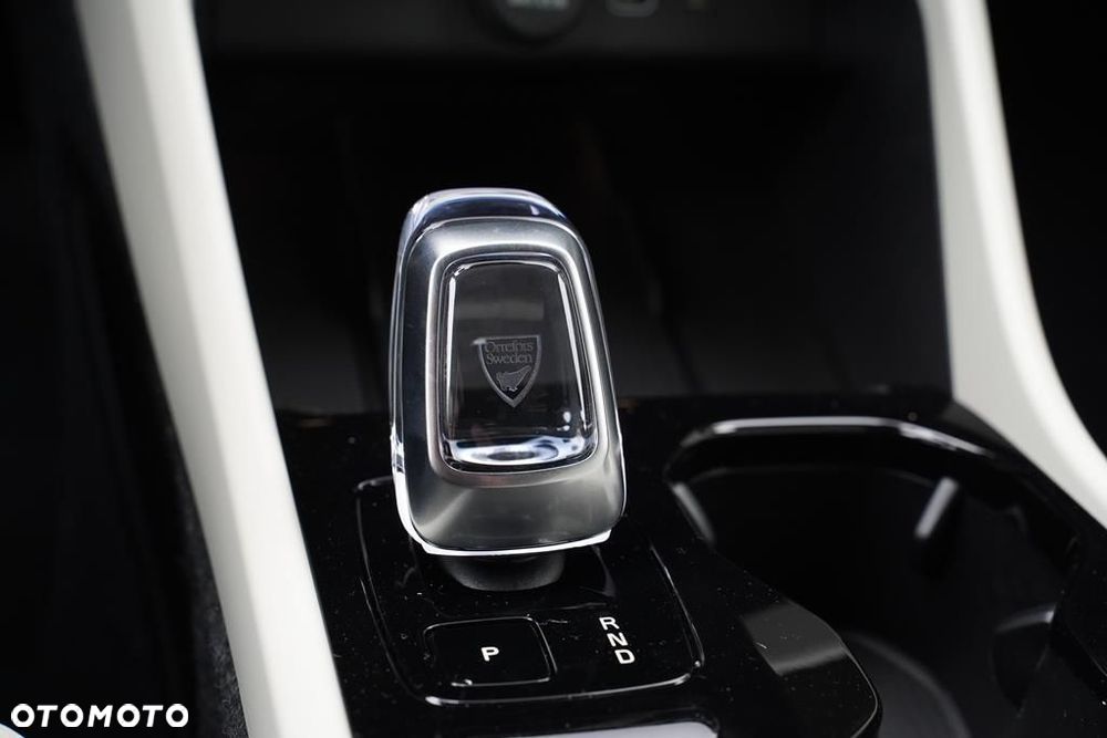 Volvo XC 40 B3 Plus Dark - 23