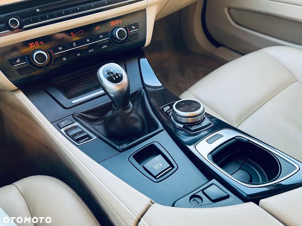 BMW Seria 5 520d - 12