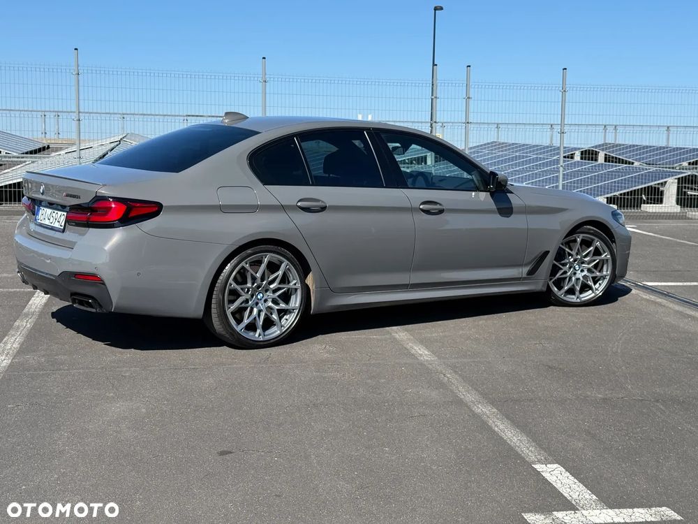 BMW Seria 5 M550i xDrive - 4