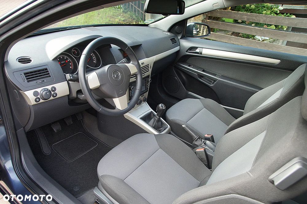 Opel Astra GTC 1.4 Edition - 11