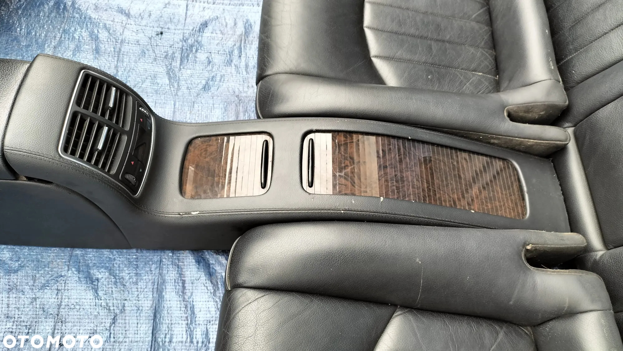 TAPICERKA WNĘTRZE SKÓRA KOMPLET FOTELE KANAPA FOTEL LEWY PRAWY PODGRZEWANY GRZANY TUNEL ŚRODKOWY PODŁOKIETNIK CZARNY DREWNO DEKORY MERCEDES CLS W219 C219 - 14