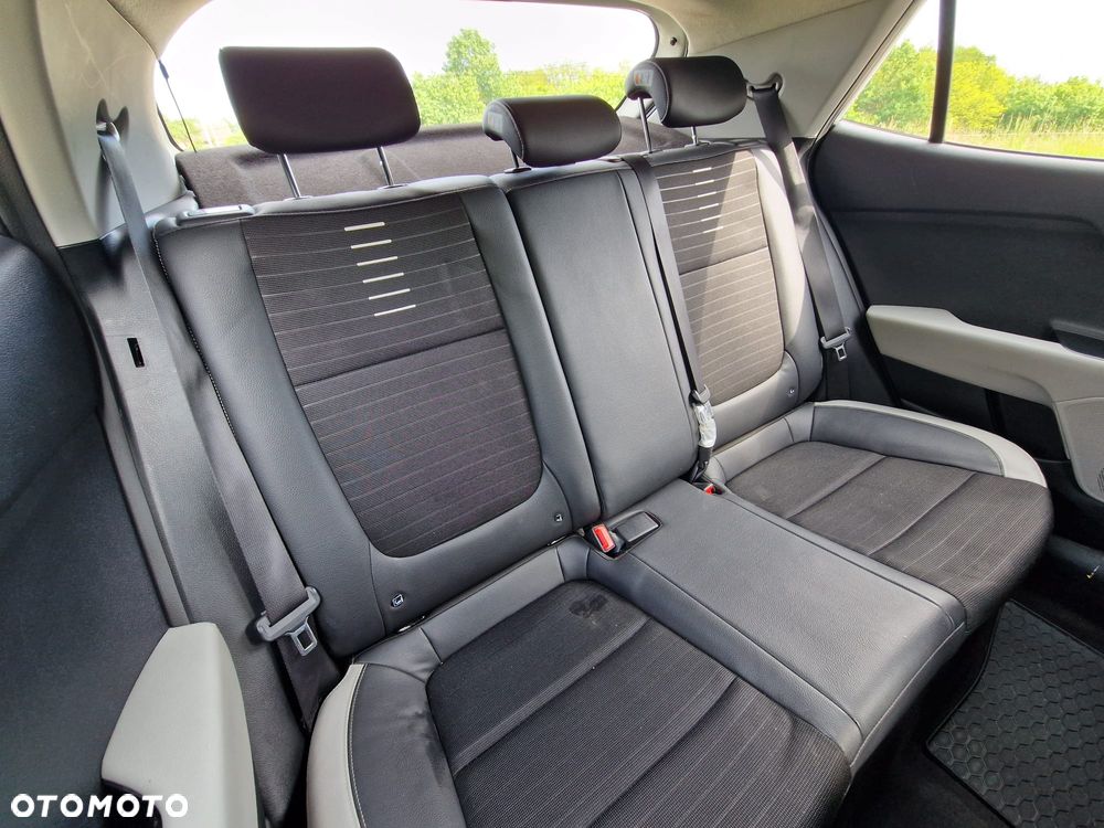 Kia Stonic 1.4 L - 11