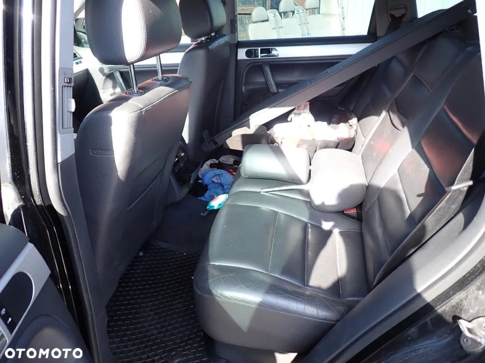 CZĘŚCI - Vw Touareg I 2,5 TDI 174KM BAC 4X4 6B FEA lakier L041 2004r. INDEX - 9646 - 8