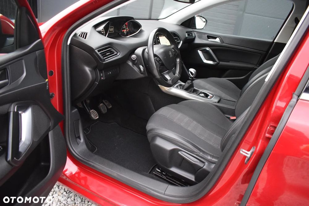 Peugeot 308 2018 photo 5
