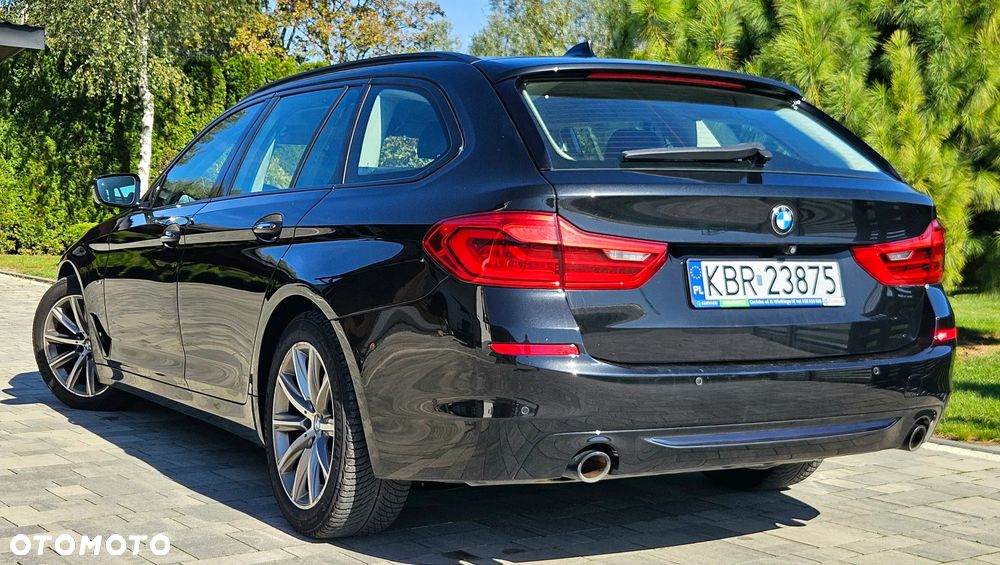 BMW Seria 5 530d xDrive Sport Line - 3
