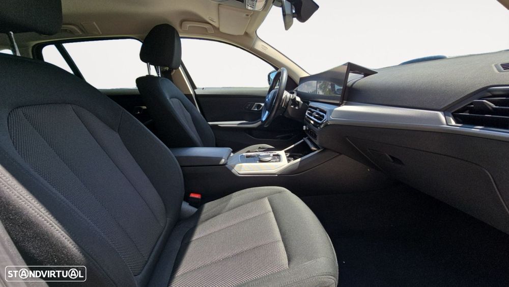 BMW 320 e Touring Auto - 10
