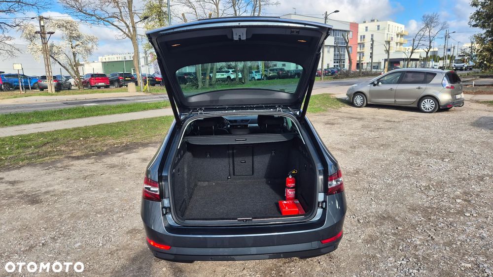 Skoda Superb 2.0 TDI Ambition DSG - 21