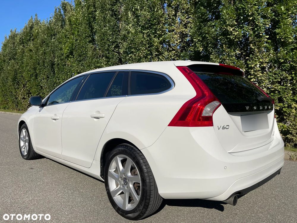Volvo V60 2014 photo 2
