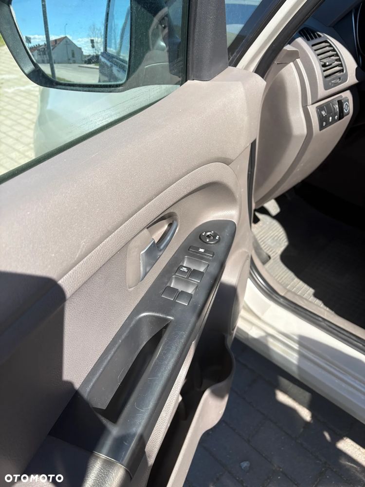 Kia Venga 1.6 L - 10