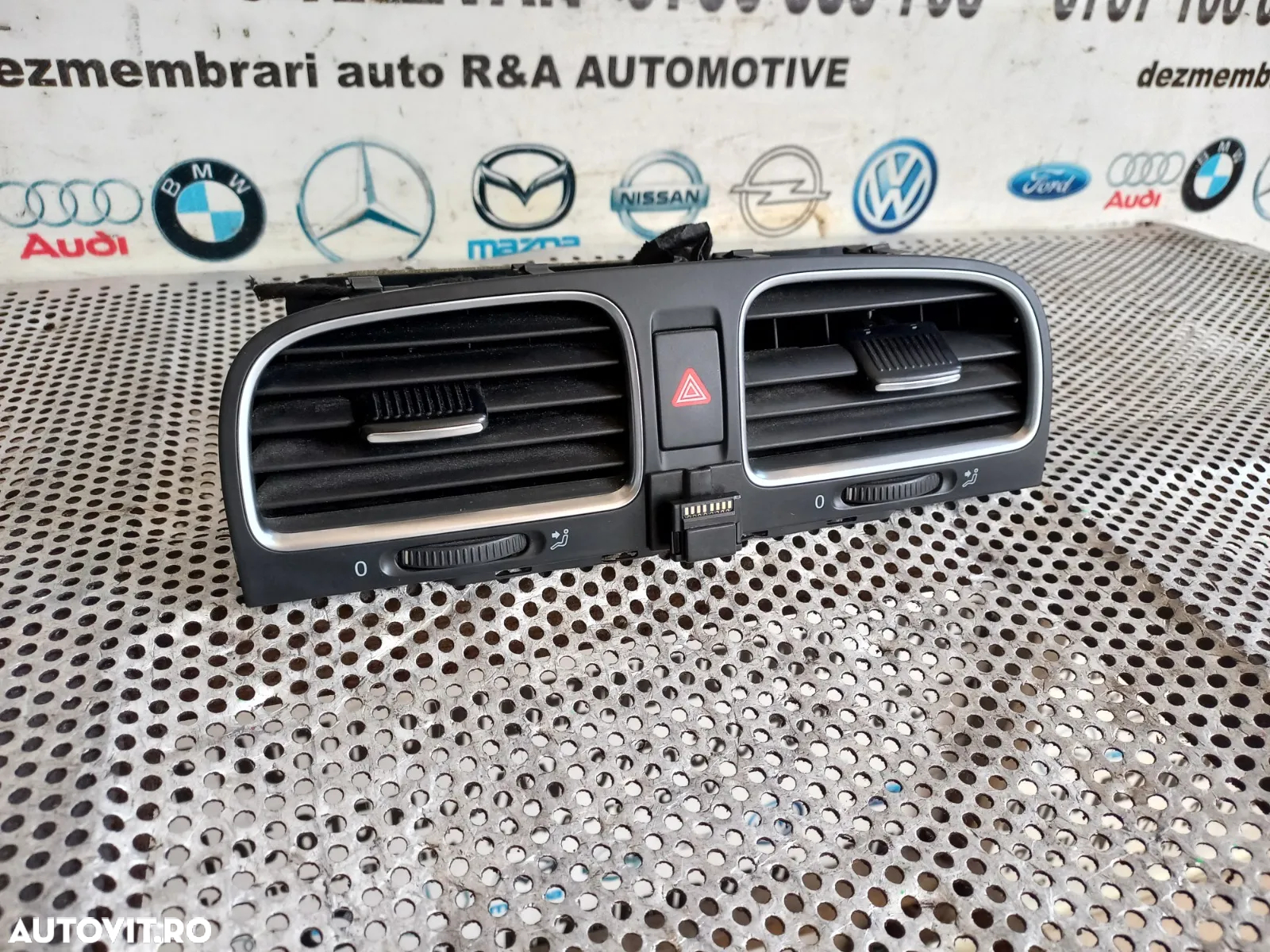 Grile Grila Ventilatie Centrala Bord Vw Golf 6 Vl - Dezmembrez Arad - 7
