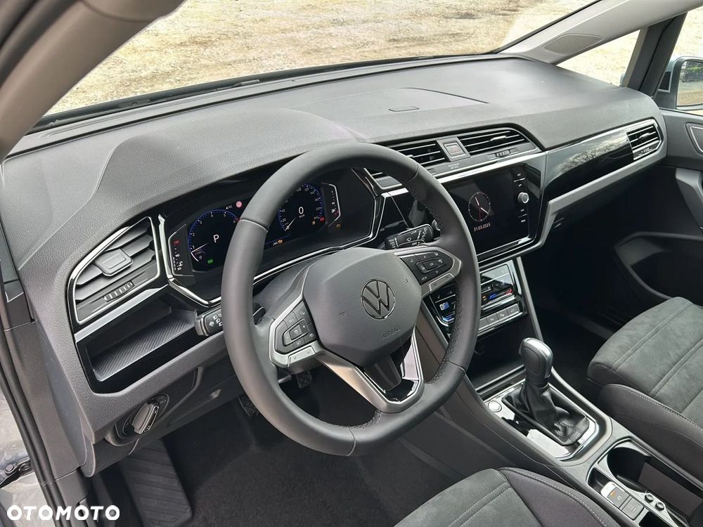 Volkswagen Touran - 5