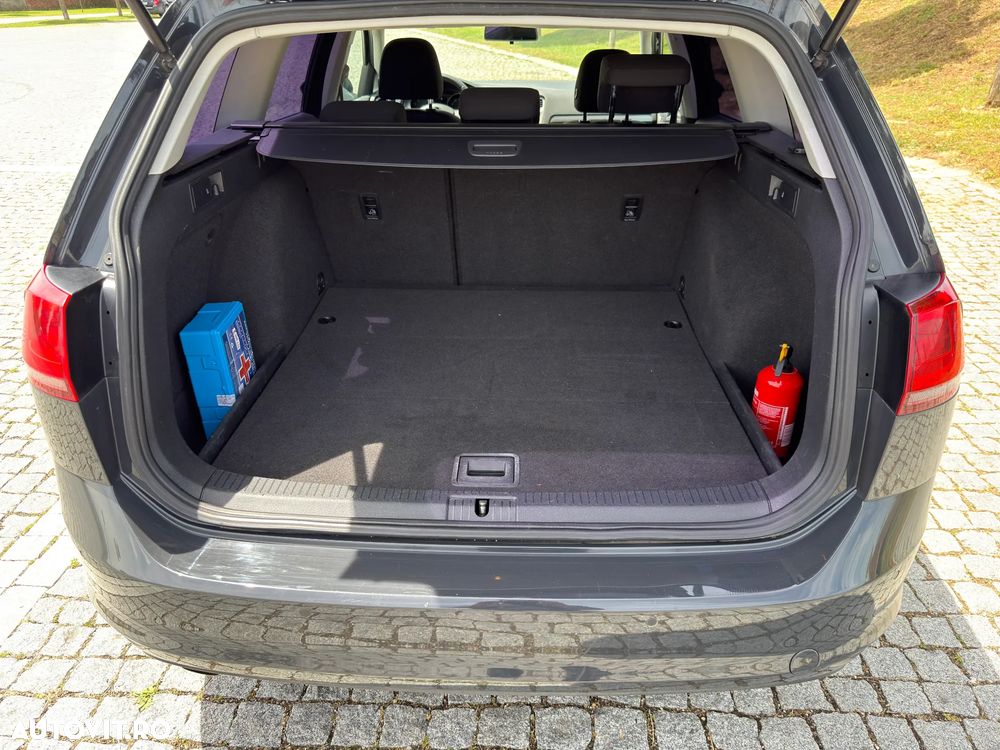 Volkswagen Golf 1.2 TSI BMT Comfortline - 23