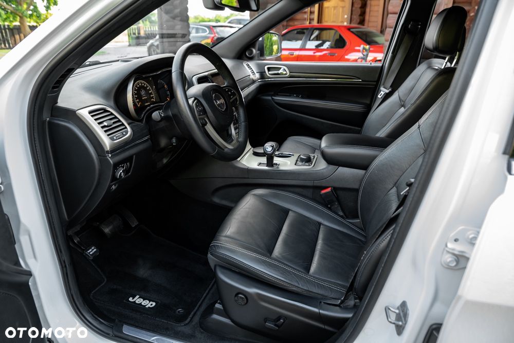 Jeep Grand Cherokee - 17