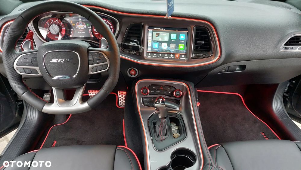 Dodge Challenger - 16