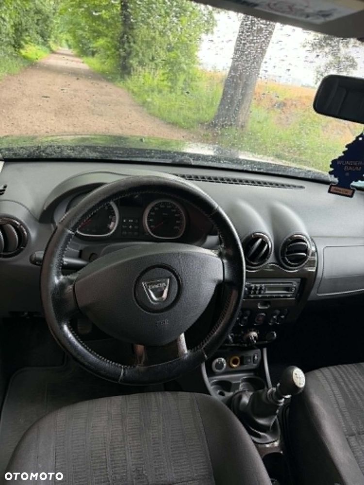 Dacia Duster 1.6 Laureate - 11