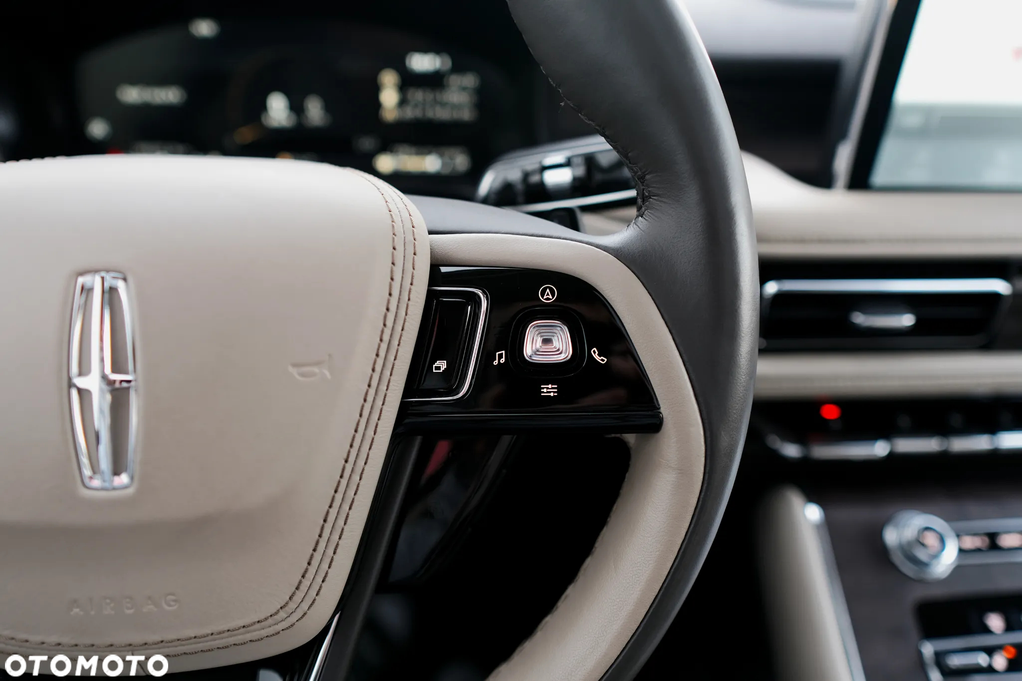 Lincoln Aviator - 35