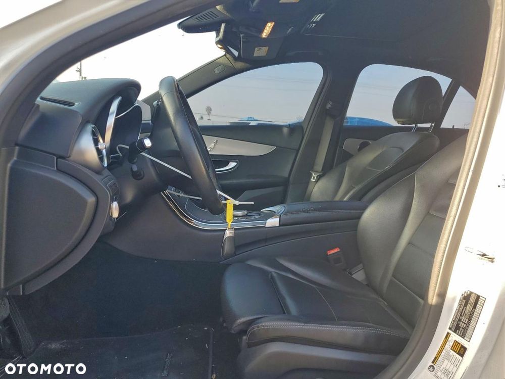 Mercedes-Benz Klasa C 300 4Matic 9G-TRONIC Exclusive - 8