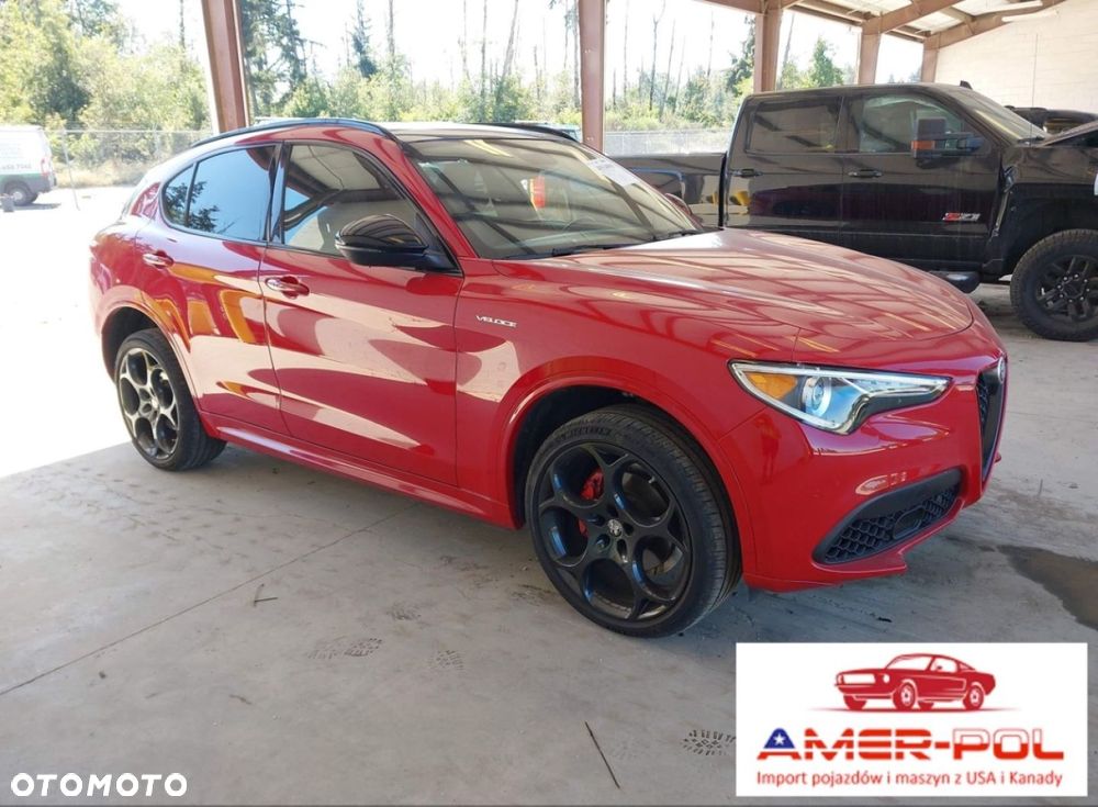 Alfa Romeo Stelvio - 1