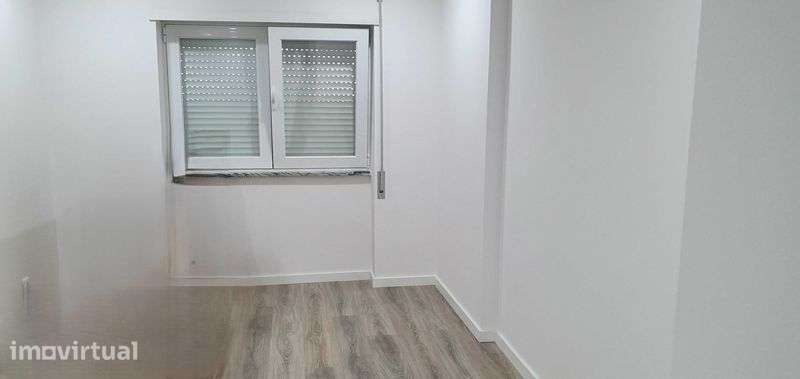 Apartamento T1 Fontainhas Baixa da Banheira - Grande imagem: 2/6