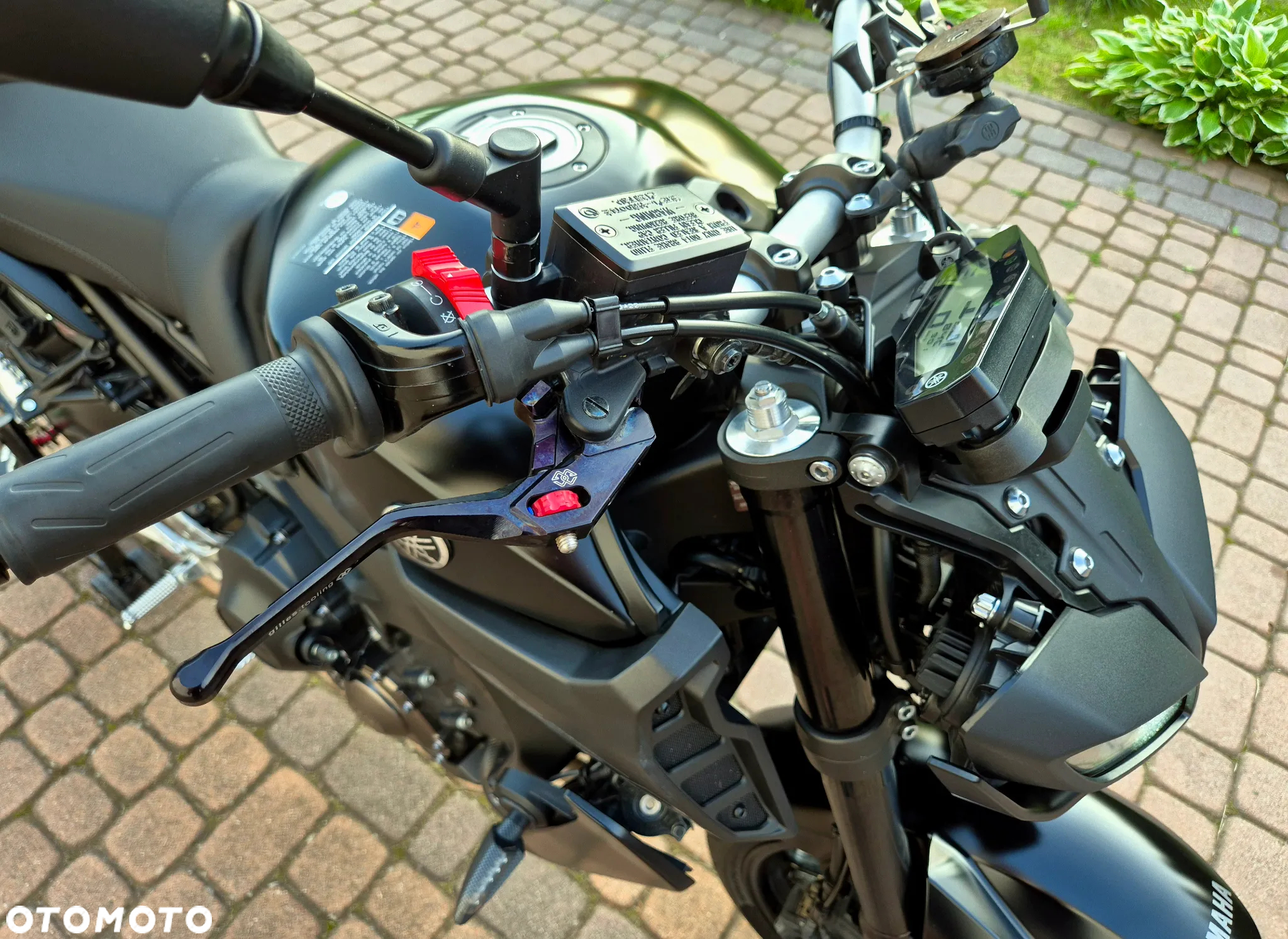 Yamaha MT - 9