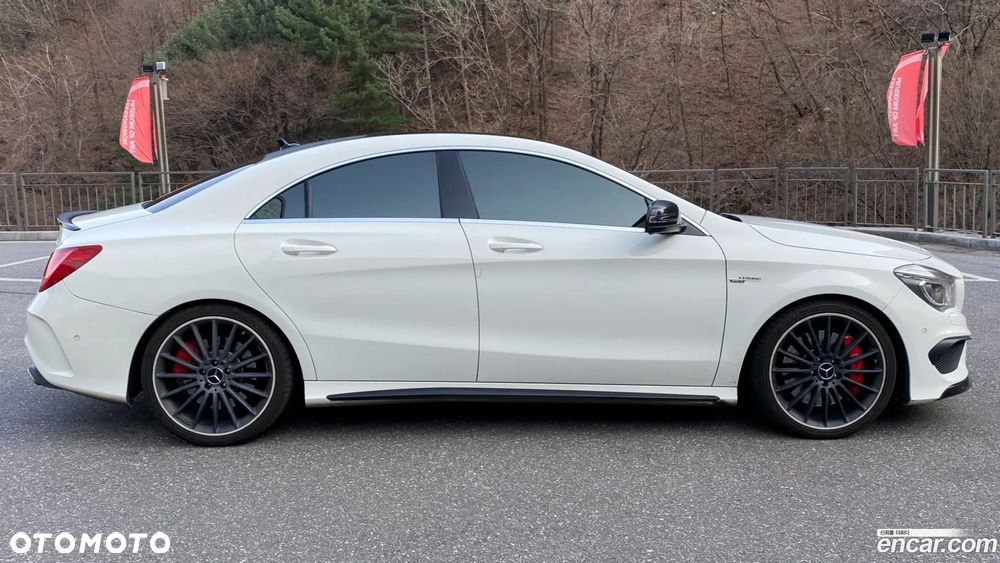 Mercedes-Benz CLA AMG 45 4Matic 7G-DCT - 3