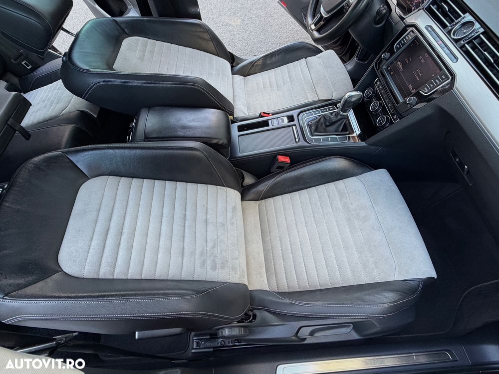 Volkswagen Passat Variant 2.0 TDI SCR DSG Elegance - 13