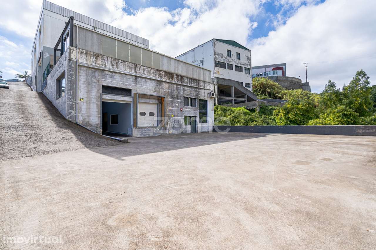 Armazém 782 m² com Parque Privativo – Caniço (Eiras) - Grande imagem: 5/22