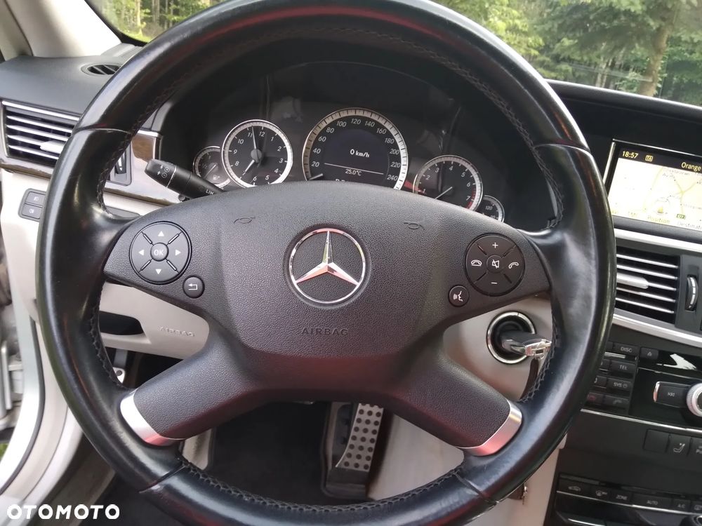 Mercedes-Benz Klasa E - 27
