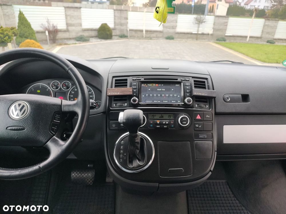 Volkswagen Multivan - 16