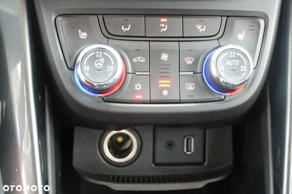 Opel Zafira Tourer 1.6 SIDI Turbo ecoFLEX Start/Stop Innovation - 28
