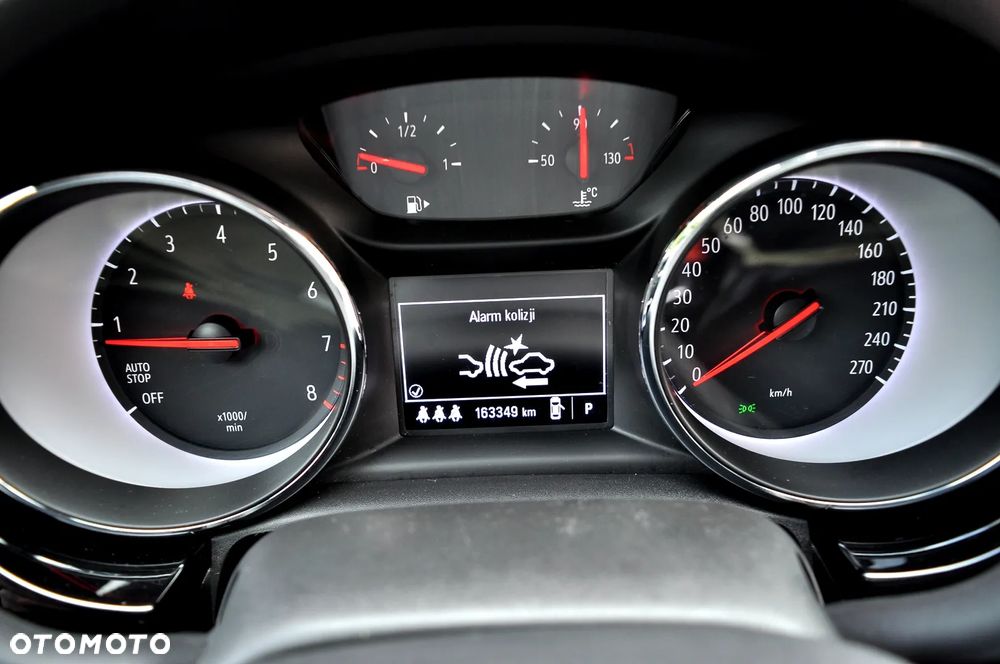 Opel Astra 1.4 T Dynamic S&S - 28