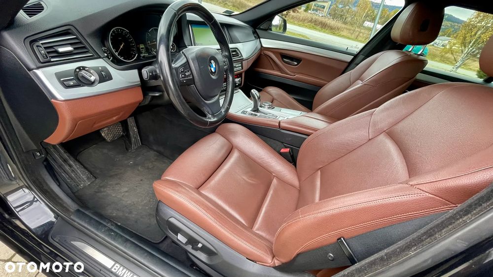 BMW Seria 5 525d xDrive Luxury Line - 13