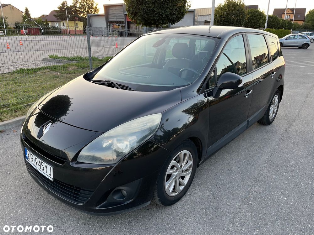 Renault Grand Scenic - 1