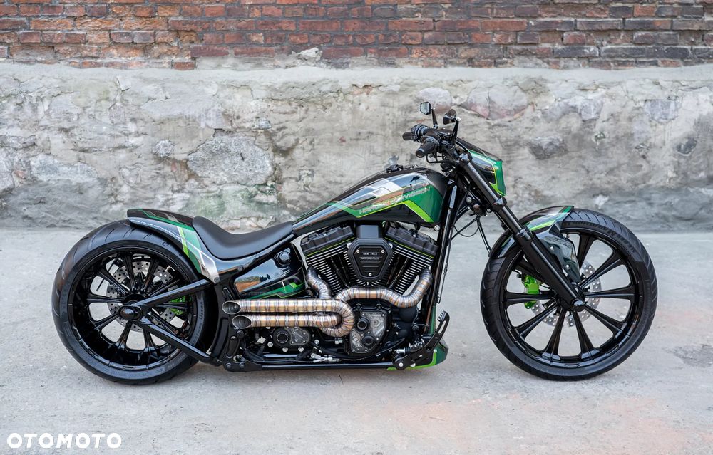Harley-Davidson Softail Breakout - 1