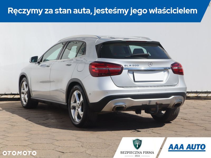 Mercedes-Benz GLA - 6