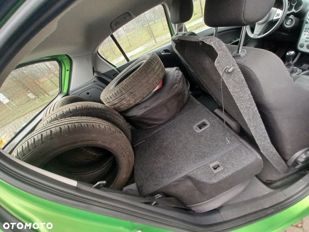 Opel Corsa 1.2 16V Cosmo - 22