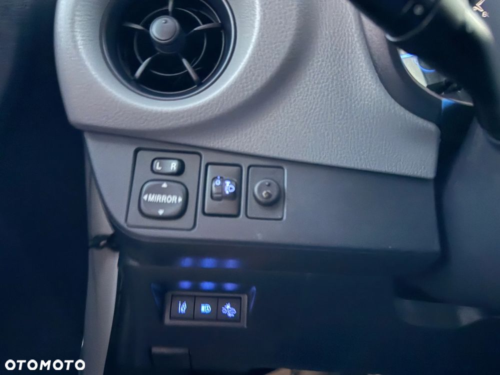 Toyota Yaris Hybrid 100 Active - 14