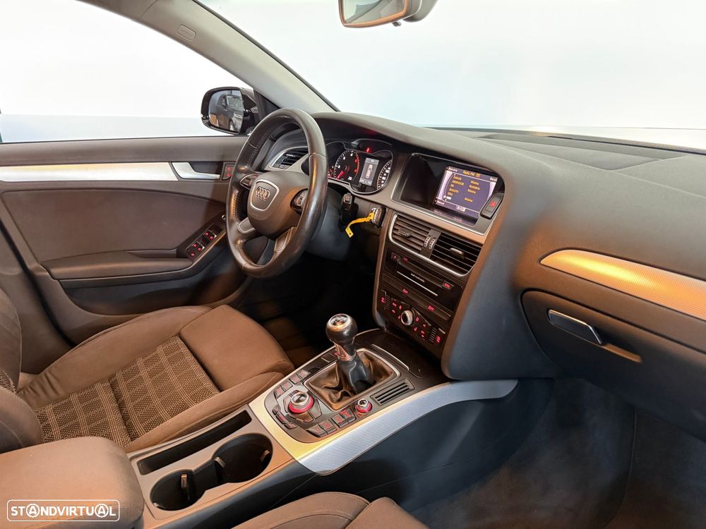 Audi A4 Avant 2.0 TDI Advance - 23